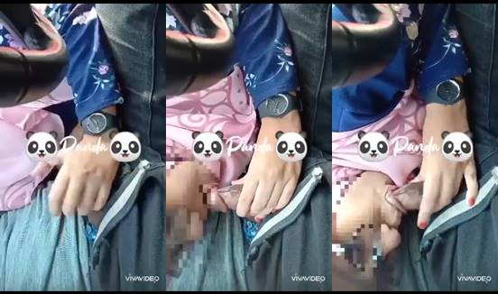 Bokep jilbab malay nyepong dimobil sambil dicolmekin